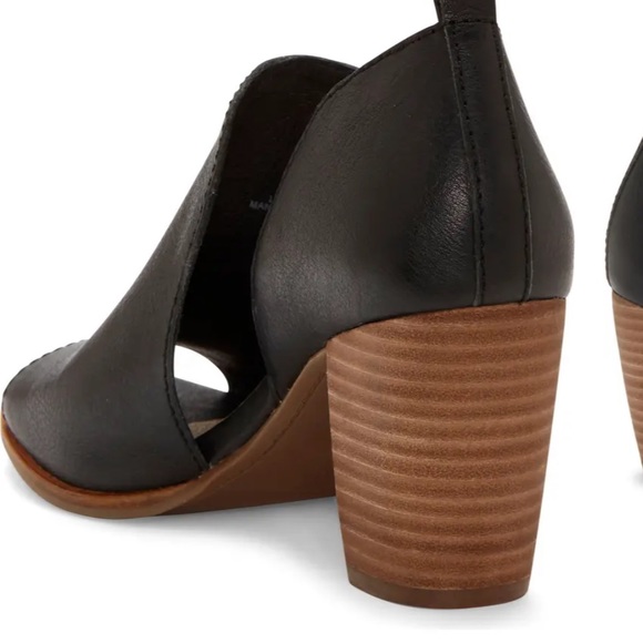 Lucky Brand Junai Leather Sandals. - Picture 3 of 14